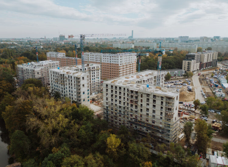Wiecha na&nbsp;jednej z&nbsp;największych inwestycji PRS we&nbsp;Wrocławiu. Eiffage kończy kolejny etap budowy przy Białowieskiej